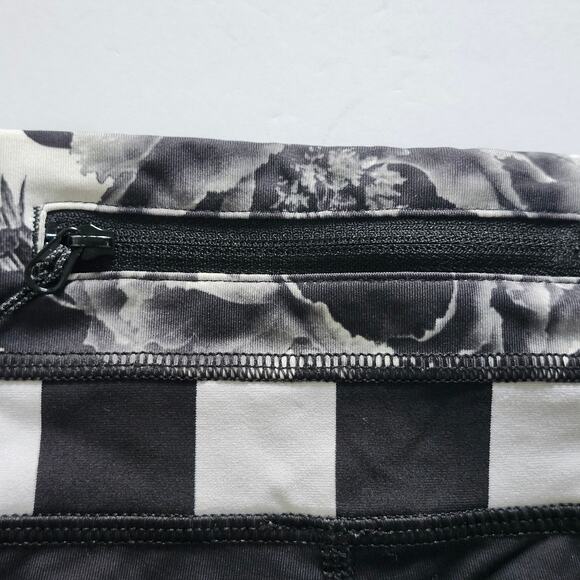 Lululemon X SoulCycle Cropped Leggings Size 8 - Picture 5 of 9